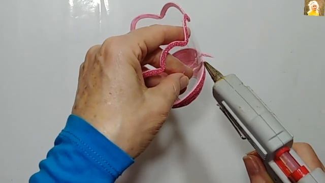 ЦВЕТОЧНАЯ ВАЗА _ПЛАСТИКОВОЙ БУТЫЛКИ_ИДЕИ ДОМАШНЕГО ДЕКОРА_ ВАЗА для ЦВЕТОВ.идеи на 8 марта..DIY смотреть онлайн