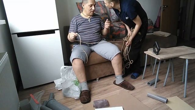 Слойки на завтрак и строим домик для котов)