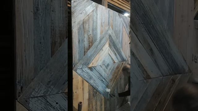 Мазок мелом по старой амбарной доске. смотреть онлайн