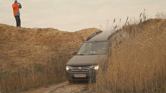 Renault Duster и Lifan X60 на бездорожье в карьерах Разметелево смотреть онлайн