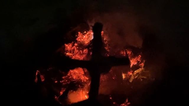 На магическом костре снимаю двойной приворот с мужчины и ставлю защиту для его жены . смотреть онлайн