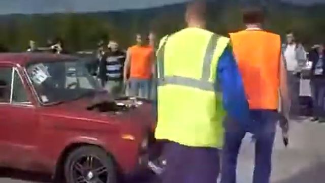 ВАЗ 2106 против Nissan Skyline R33 смотреть онлайн