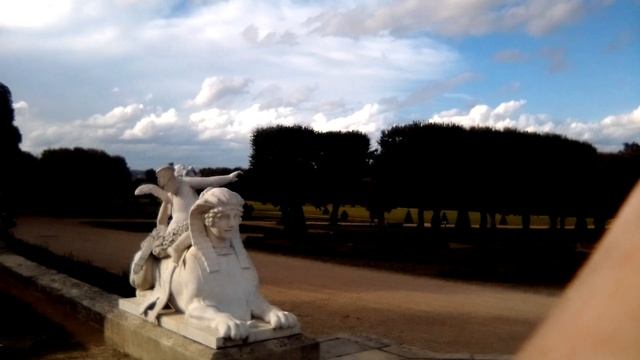 Замок ? Шан-Сюр-Марн. Парковая зона с фонтанами ⛲. Пригород Парижа/Le Château ? De Champs-sur-Marne