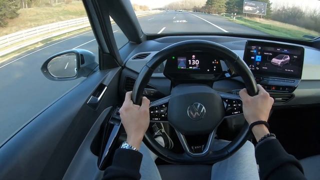 Volkswagen ID.3 1.st Edition 62kWh 150kW 204LE Glacier White Metallic - Test Drive On M7 смотреть онлайн