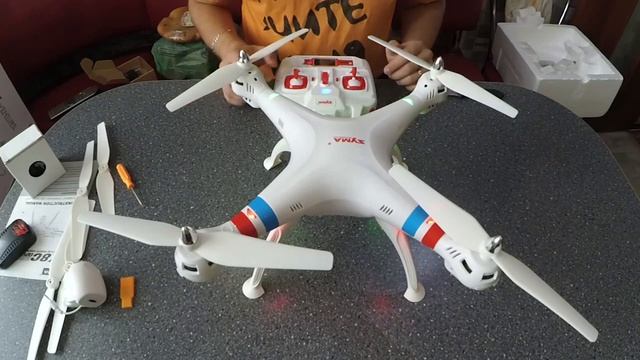 Распаковка квадрокоптера Syma X8C + Первый полет смотреть онлайн