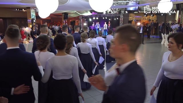 Studniówka ZSZ nr 2 w Ostrołęce - polonez смотреть онлайн