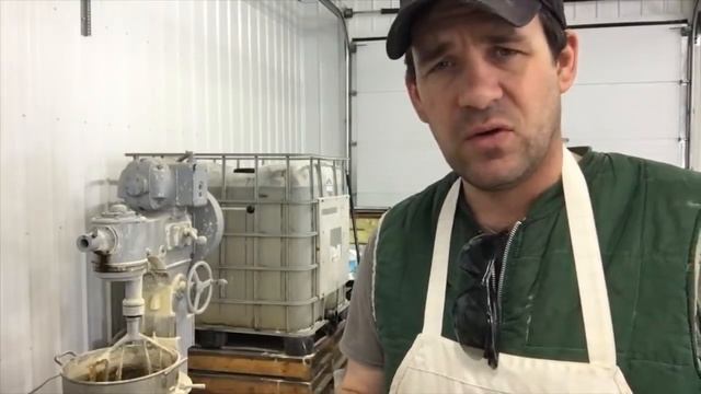 Как сделать белковую подкормку для пчел? (Иан Степплер, Канада)