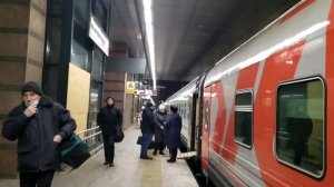 Санкт-Петербург, Ладожский вокзал. Фирменный поезд №618 "Белые ночи" Санкт-Петербург - Вологда.