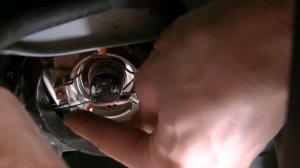 Замена лампы ближнего света на автомобиле Гранта(LADA GRANTA), наглядное видео по замене 2022