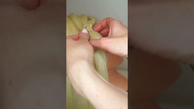 Прическа корзинка из волос. Прически из кос своими руками. Уроки причёсок пошагово. смотреть онлайн