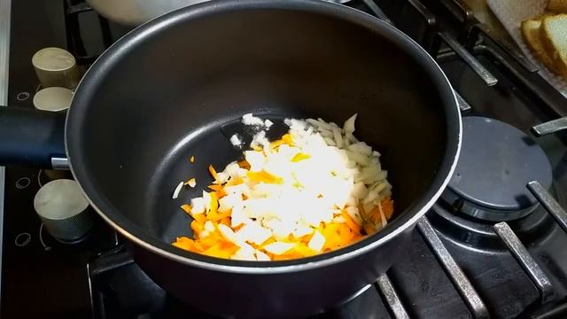 БЫСТРЫЙ ФАСОЛЕВЫЙ СУП С ФРИКАДЕЛЬКАМИ ЗА 30 МИНУТ смотреть онлайн