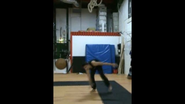 Tony Jaa backflip kick from the movie: Tom Yum Goong ( The Protector ) смотреть онлайн