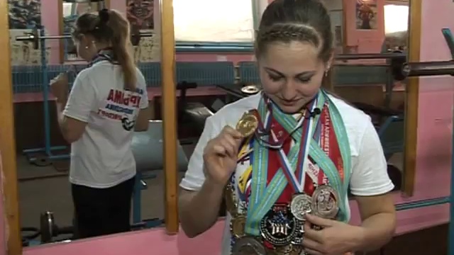 Чемпионка по армрестлингу Анастасия Гончаренко