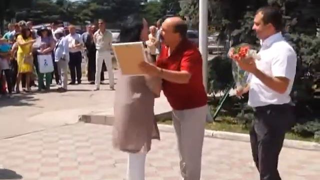 В Нахимовском муниципалитете открыли обновлённую Доску почёта смотреть онлайн