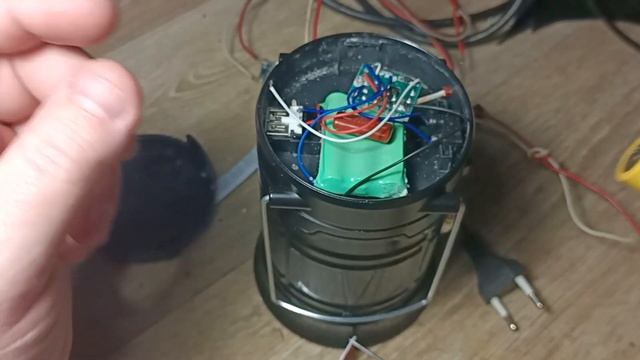 Кемпинговый фонарь аккумуляторный. Обман производителя. смотреть онлайн