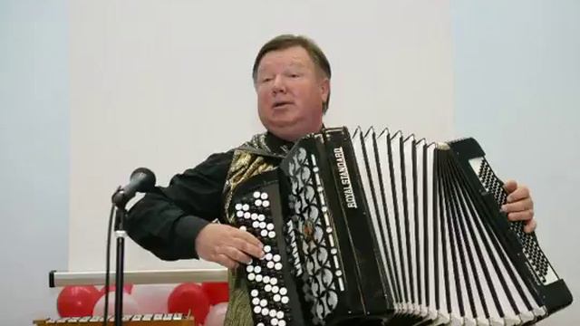 "ЧЕЛОВЕК-ОРКЕСТР" композитор Виктор Тетерин с пьесой для баяна "ВЕЗДЕСУЩИЙ ФУТБОЛИСТ" . смотреть онлайн