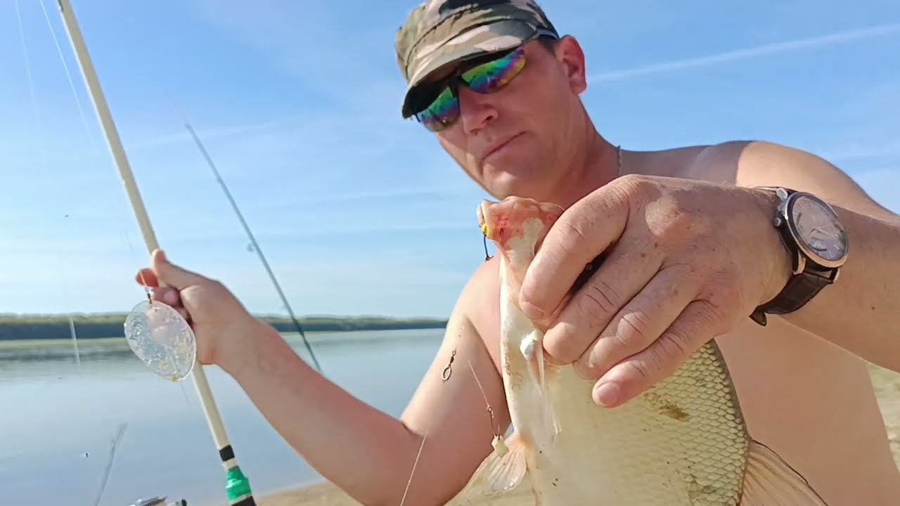 3 часа рыбалки , 3 кг рыбы. Короткая рыбалка с неплохим результатом. смотреть онлайн