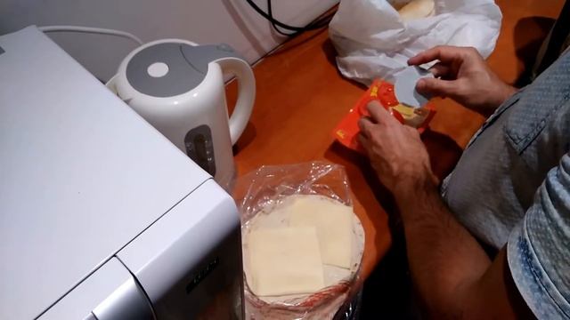 Бюджетный ужин на скорую руку. Готовим пиццу) смотреть онлайн