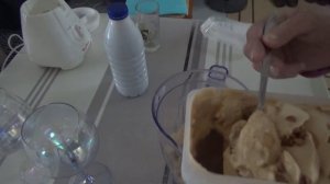 Коктейль молочный с карамельным мороженым и бананом.Молочный КОКТЕЙЛЬ с бананом и мороженым.