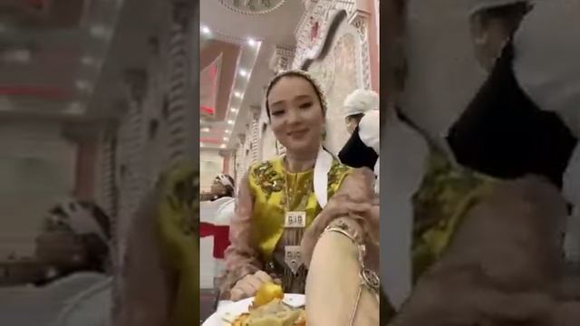 красивые платья, казахский национальный костюм тоже может выглядеть стильно смотреть онлайн