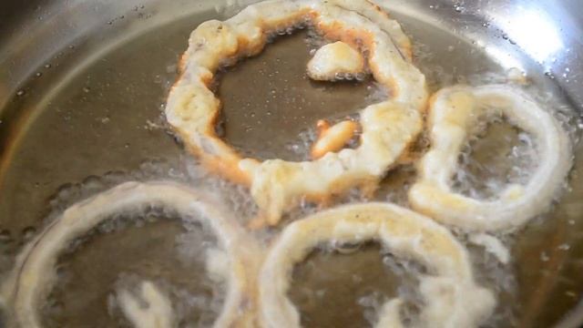 ВКУСНЫЙ РЕЦЕПТ ЛУКОВЫЕ КОЛЬЦА в СЫРНОМ КЛЯРЕ смотреть онлайн