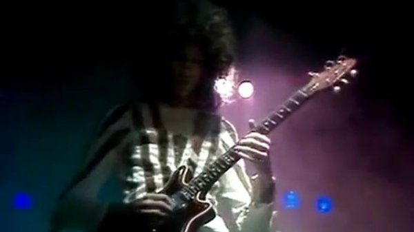 Queen - Bohemian Rhapsody (Official Video)