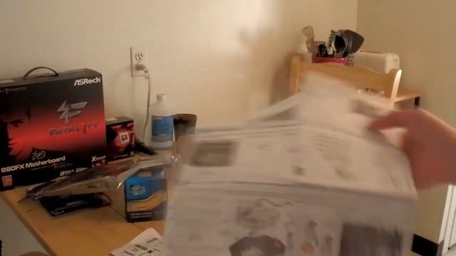 Intel i7 3770K and Intel DZ77GA-70k Motherboard Unboxing смотреть онлайн