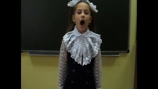 Виолетта Лошкарёва читает произведение «Густой зеленый ельник у дороги» И. А. Бунина смотреть онлайн