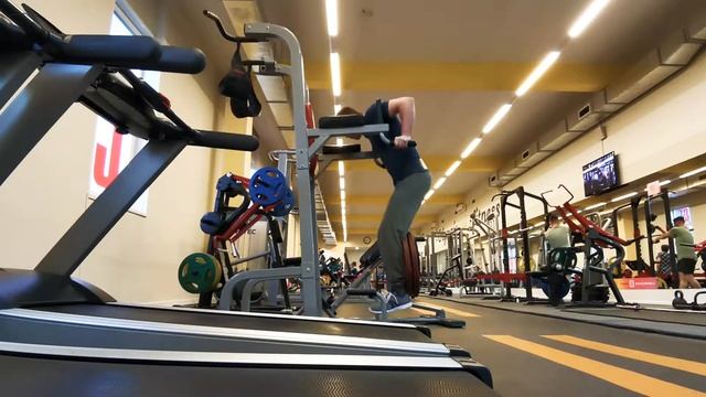 Отжимания на брусьях + 55 кг на 8 раз смотреть онлайн