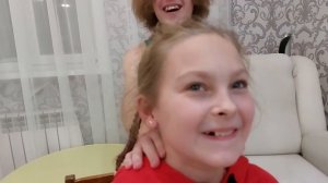 Челлендж цвета: Выполняй задание или наказание щекотка ! / Катомишка