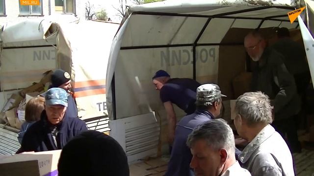 Quân đội Nga Viện Trợ Nhân đạo ở Tỉnh Kharkov Trong Ngày Lễ Phục Sinh