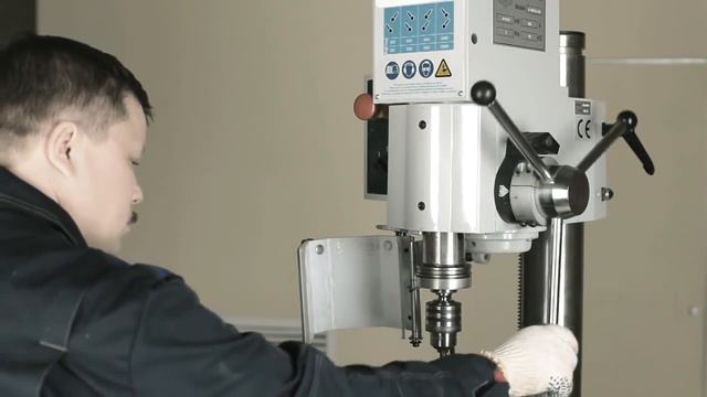 Сверлильный станок VISPROM B 1825G 400 смотреть онлайн