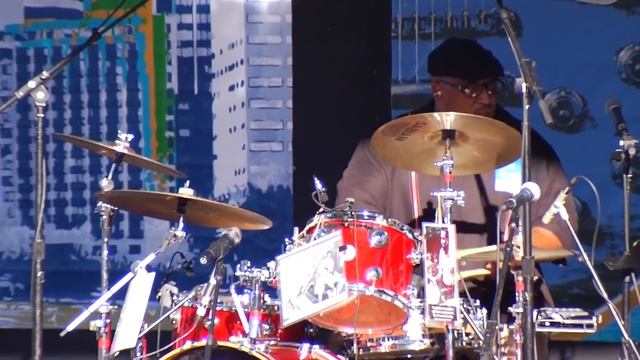 Squib Cakes Chesters Solo смотреть онлайн