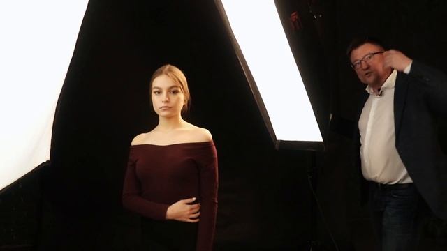 Как фотографировать в студии? Портрет с двумя источниками импульсного света. смотреть онлайн