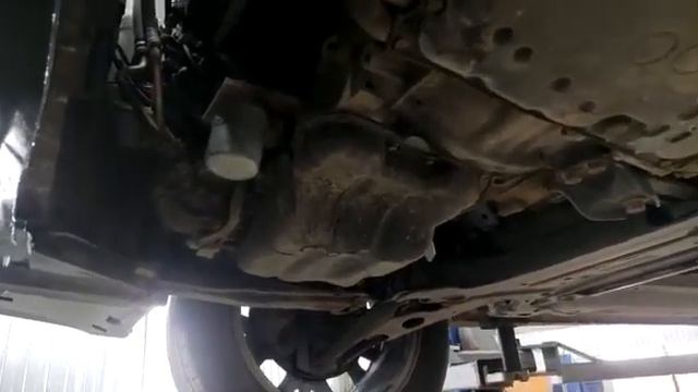 Mitsubishi Outlander замена масла и масляного фильтра. смотреть онлайн