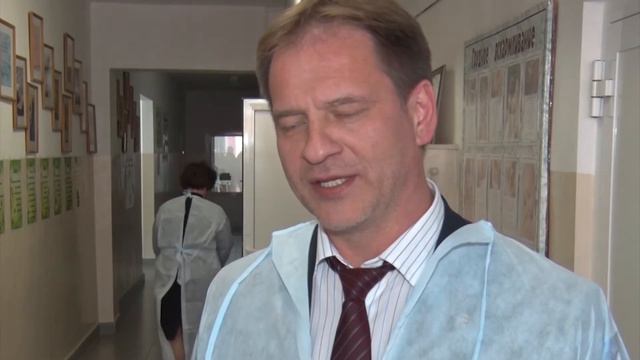 Мама и малыш родившийся в канун дня защиты детей получают поздравления! смотреть онлайн