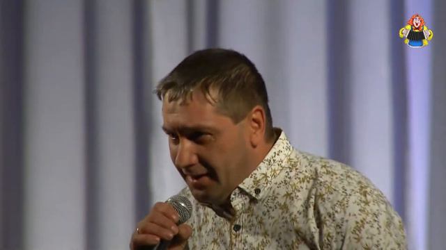 "ЛИСТЬЯ ЖЕЛТЫЕ" Виктор Холин в гостях у "Митрофановны" танцевал весь зал! ВИА "Самоцветы" смотреть онлайн