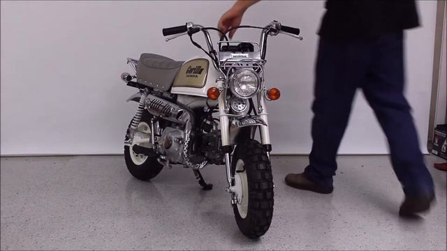 1988 Honda Z50 Gorilla - Special White Edition by Raidermoto.com смотреть онлайн