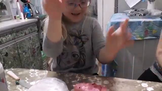 VlOG / Дети делают слайм смотреть онлайн