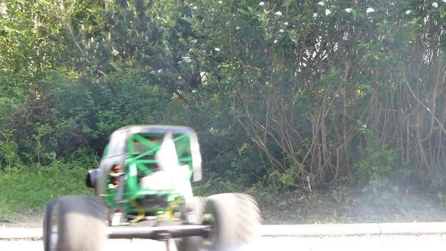 1:8 Scale Nitro Grave Digger First Test Drive 2013 смотреть онлайн