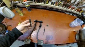 Педаль тормоза не возвращается