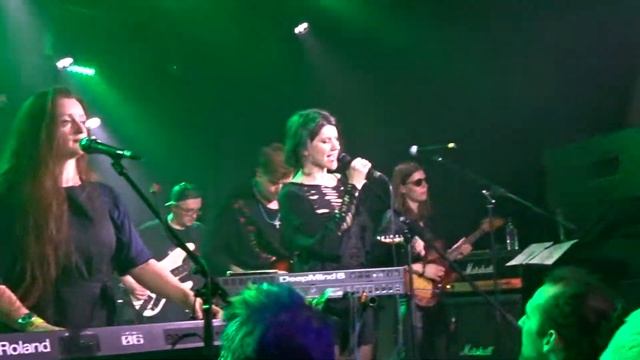 Краснознаменная дивизия имени моей бабушки - Вампиры (Mujuice cover) @ Санкт-Петербург 17.12.2021 смотреть онлайн