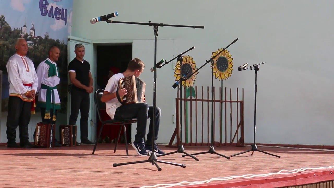 Снова звучит МАТАНЯ на Елецкой Рояльной гармони! смотреть онлайн