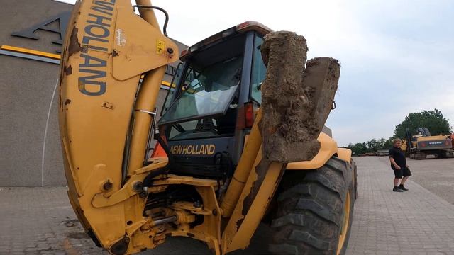 NEW HOLLAND LB 115