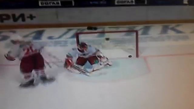 Я играю в хоккей на pc NHL 2009 смотреть онлайн