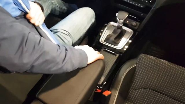 KIA Xceed цена без допов 2 054 900 рублей и цена с дополнительным оборудование 2 354 900 смотреть онлайн