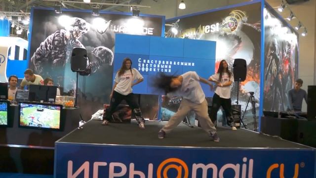 Игромир 2012 - 5. Девушки Игры@mail.ru - танцы, акробатика смотреть онлайн
