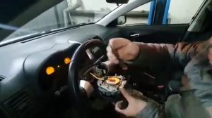 как снять руль тойота королла 150