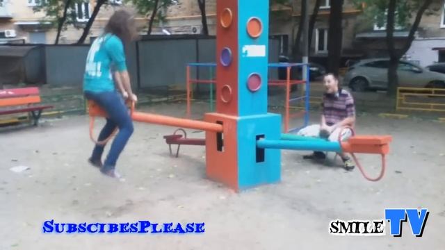 Упала с качели \ Fell from the swing смотреть онлайн