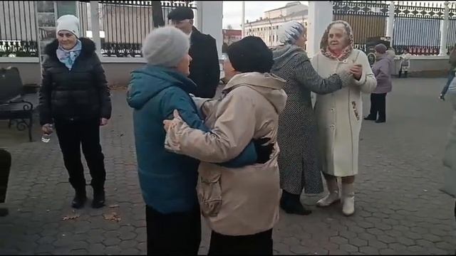 Культурный отдых в парке Гомеля. смотреть онлайн